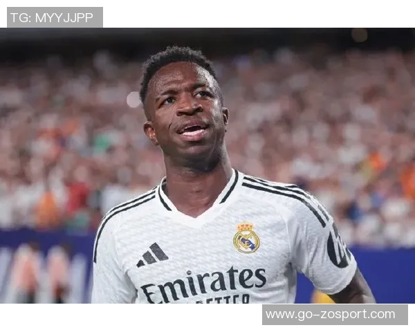 卡马乔谈维尼修斯情绪波动与阿隆索适应首赛季的挑战